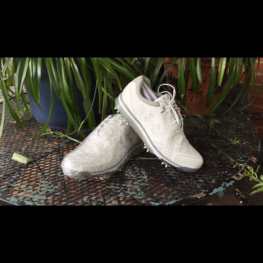 Under Armour Ladies  Tempo Tour golf shoes